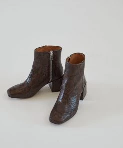 Loq Lazaro Boot Bombón Snake Shoes