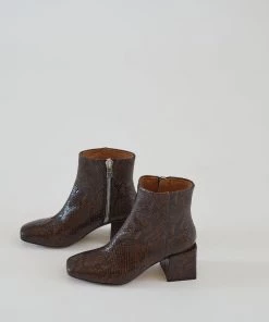 Loq Lazaro Boot Bombón Snake Shoes