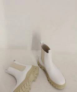 Nomia Kai Boot White/Beige