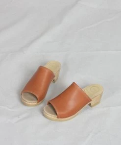 No.6 Daria Clog On Mid Heel Caramel