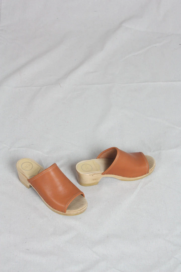 No.6 Daria Clog On Mid Heel Caramel 5 No.6 Daria Clog On Mid Heel Caramel