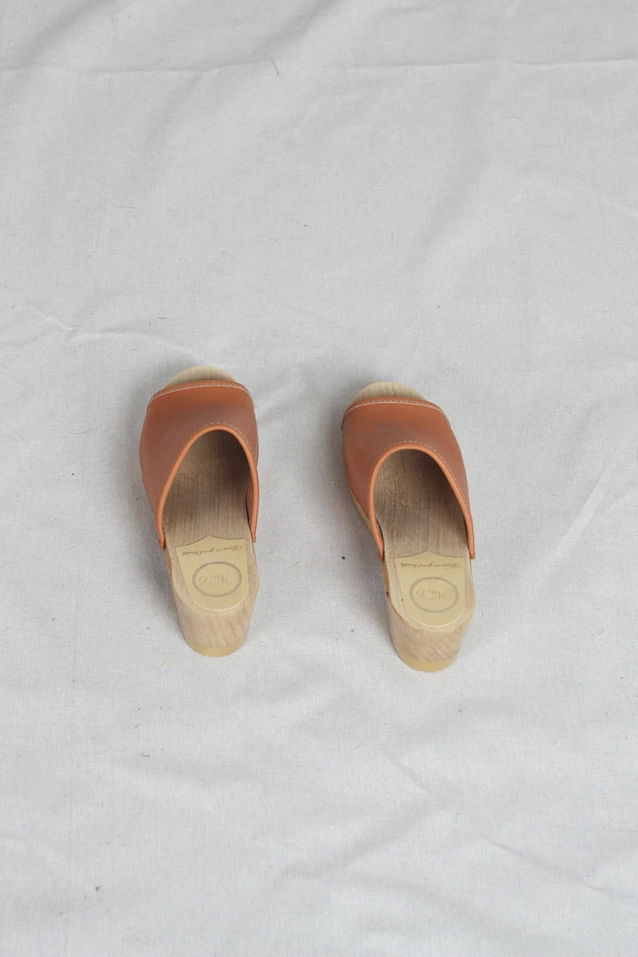 No.6 Daria Clog On Mid Heel Caramel 6 No.6 Daria Clog On Mid Heel Caramel