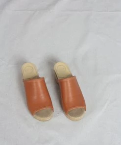 No.6 Daria Clog On Mid Heel Caramel