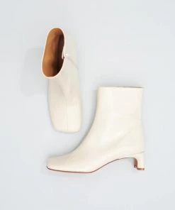 Loq Monica Boot Crema Crinkle Patent Shoes